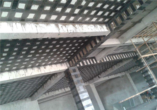 預(yù)應(yīng)力碳纖維板加固法具體有哪些方面的優(yōu)點(diǎn)？從以下幾點(diǎn)為大家?guī)?lái)分享！